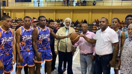 Hubieres aporta RD$300 mil al baloncesto superior de Yamasá Hubieres aporta RD$300 mil al baloncesto superior de Yamasá