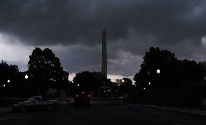 EEUU: 2 muertos y un millón sin electricidad debido a tormentas