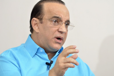 Dice endeudamiento últimos gobiernos lleva RD a hipoteca