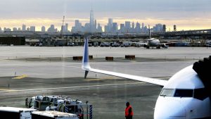Reducción de vuelos desde y hacia NY se extenderá hasta octubre