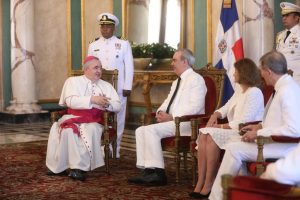 El Presidente dominicano recibe cartas de Nuncio y 3 embajadores