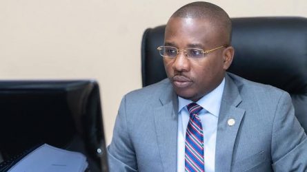 Excanciller de Haití insiste en la dimisión de primer ministro