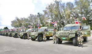 Presidente dominicano entrega 20 vehículos blindados al Ejército