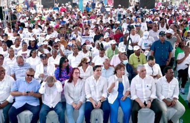 Vargas ve incapacidad y temor oficial; retroceso en servicios