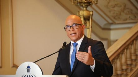 Funcionarios en labores políticas deberán tomar licencia en cargos