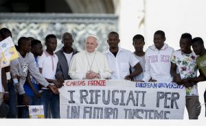 FRANCIA: Papa Francisco critica la indiferencia hacia los inmigrantes