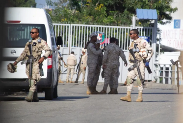 RD mantendrá paso fronterizo con Haití cerrado por conflicto canal