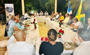 JAMAICA: Embajada RD celebra mesa redonda con empresarios