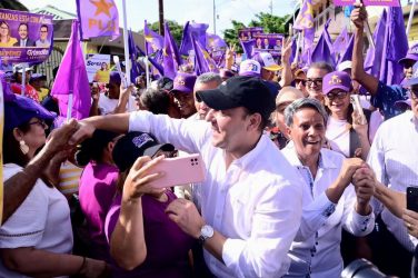 Abel Martínez encabezó La Caravana de La Vuelta al Lago Abel Martínez encabezó La Caravana de La Vuelta al Lago