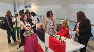 Dominicanos varados en Israel llegaron a Ecuador