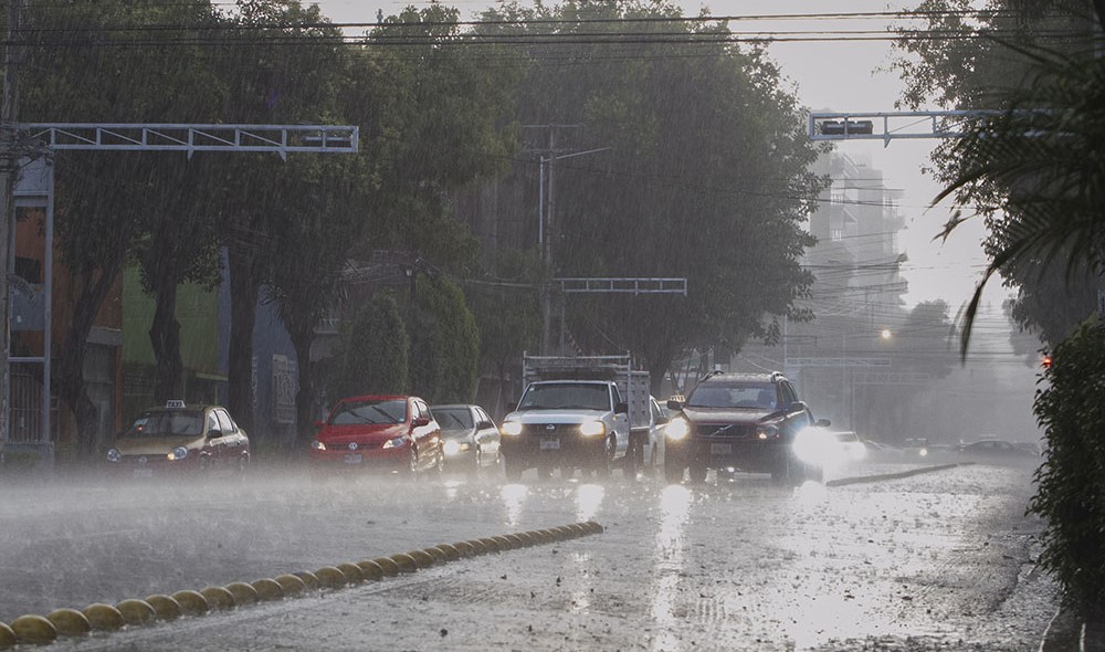 Onamet anuncia aguaceros para varias provincias a causa vaguada imagen