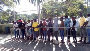 Pese a las limitaciones, haitianos volvieron este miércoles a la RD
