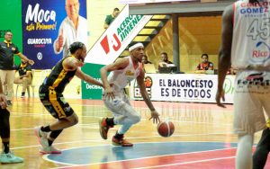 San Sebastián domina serie final del baloncesto superior de Moca