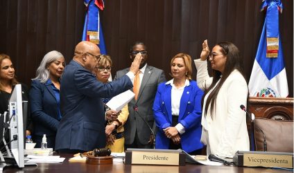 Diputados juramentan a Stamy Colón, sustituye a Miguel Gutiérrez