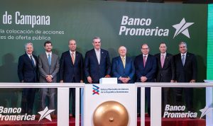 Abinader oficializa oferta pública para acciones de Banco Promerica