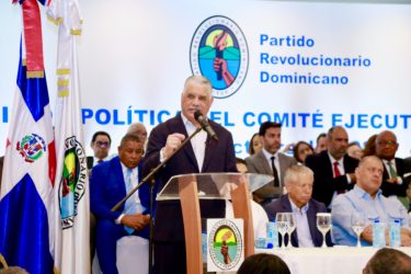 Miguel Vargas es seleccionado candidato presidencial del PRD