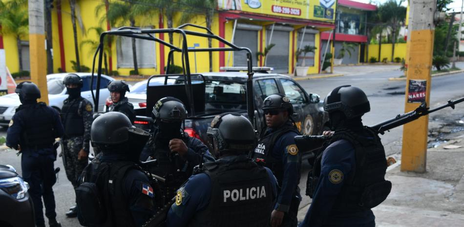 Despliegan militares y policías para prevenir líos en el Cibao imagen