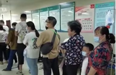 CHINA: La OMS vigila un aumento de enfermedades respiratorias