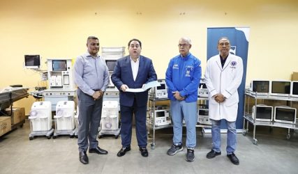 Director SNS entrega equipos al Traumatológico Darío Contreras