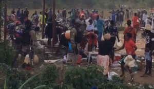Policía haitiana lanza bombas a compatriotas en mercado frontera