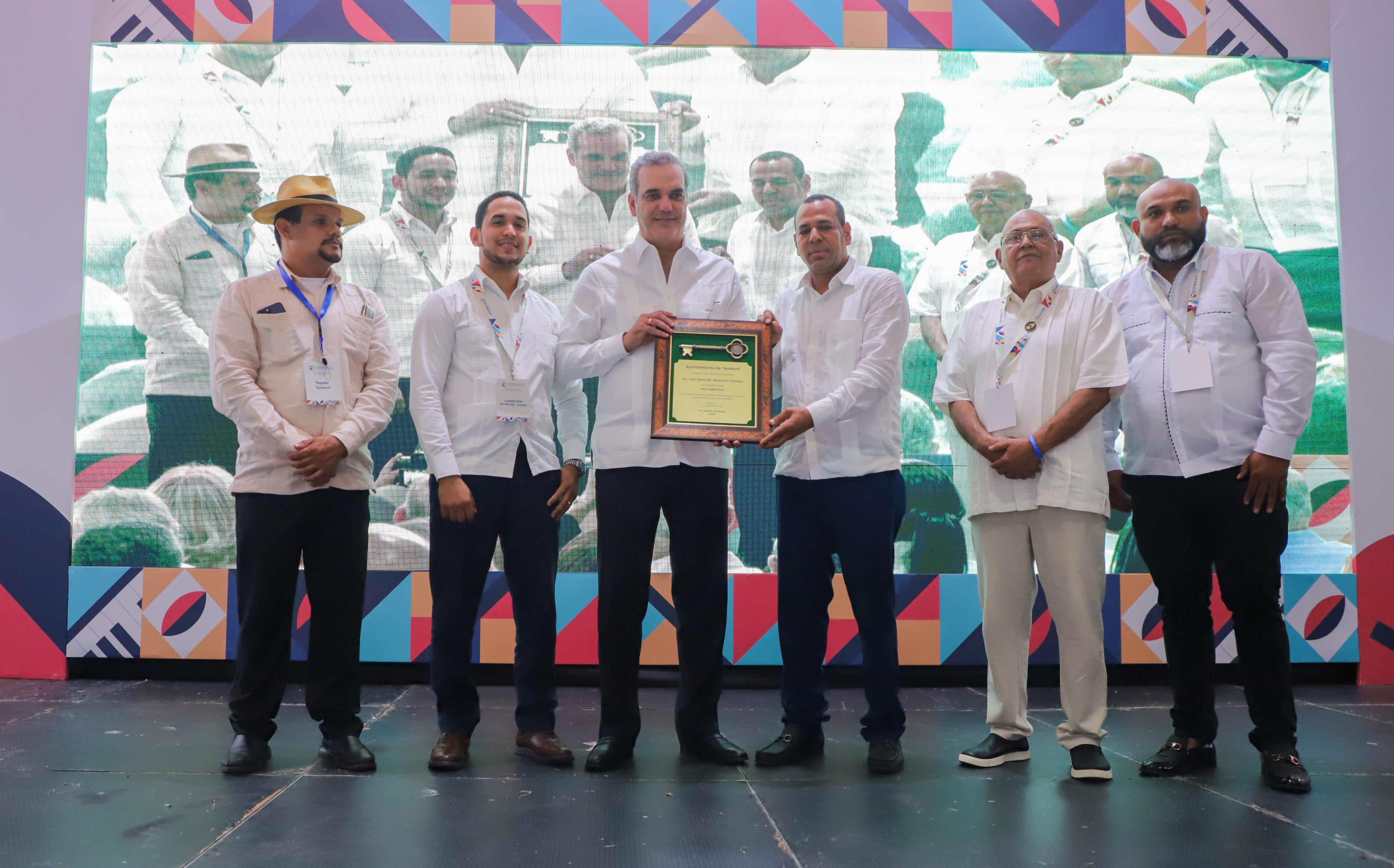TAMBORIL: Festival del tabaco reúne a expositores dominicanos imagen