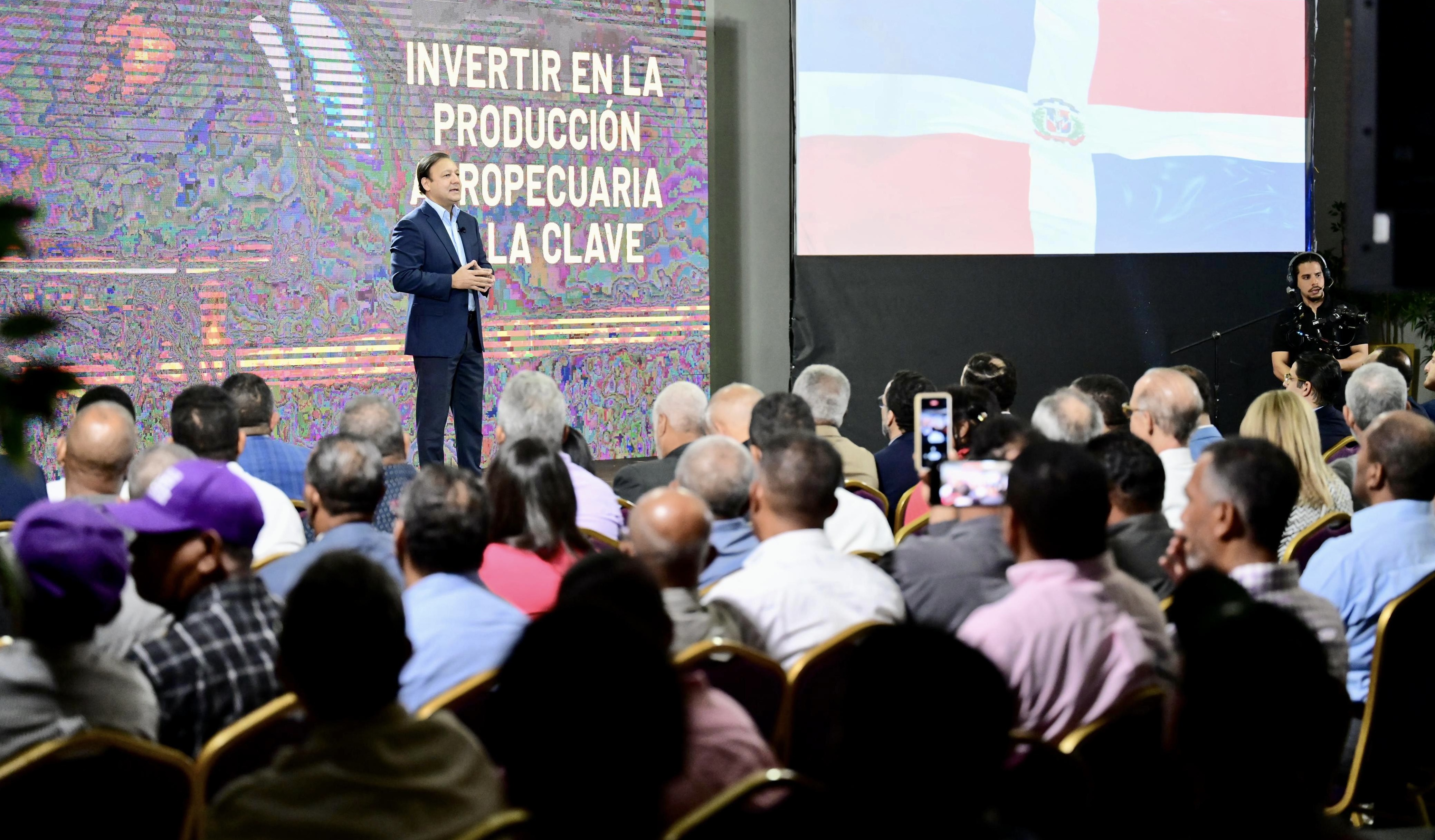 Abel Martínez presenta Plan de Transformación Agropecuaria RD imagen