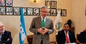 HONDURAS: Presidente Instituto Duartianos se reúne con historiadores y literatos