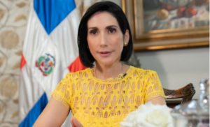 Primera Dama responde a Leonel por críticas de abandono de SDO