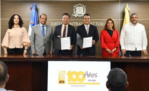 JCE firma un acuerdo con entidad extranjera para auditoría técnica