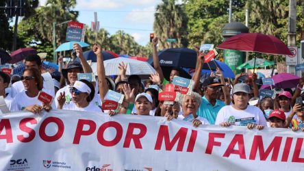 Más 4 mil católicos participan en marcha «Un Paso por mi Familia»