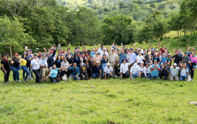 SANTIAGO: Entidades reforestan microcuenca del río Jacagua