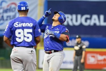 Colombiano Jair Camargo regresa como refuerzo Tigres del Licey