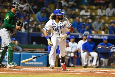 Receptor colombiano Jorge Alfaro regresa con el Licey