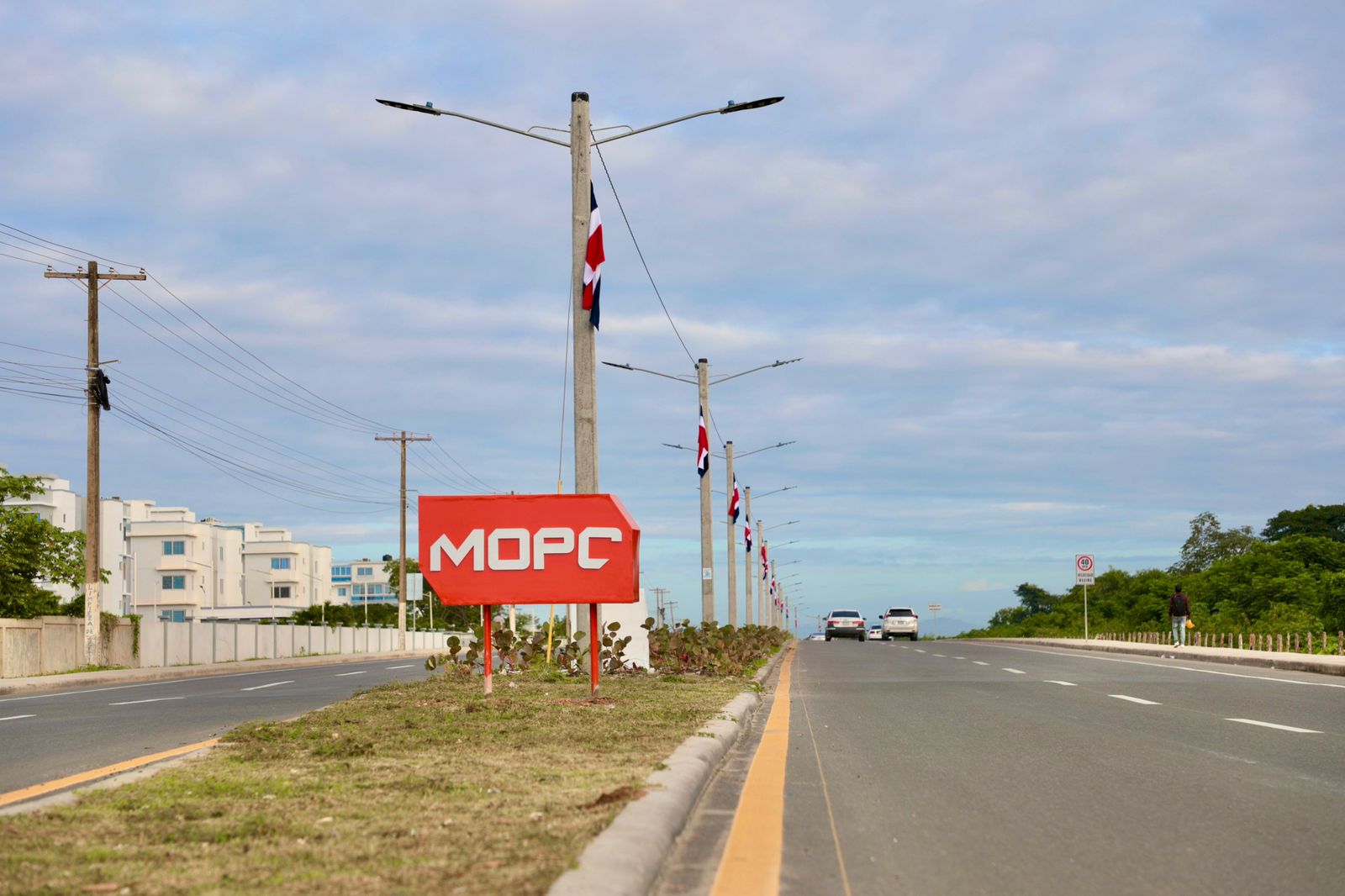 Presidente Abinader inaugura en SDE avenida Freddy Beras Goico imagen
