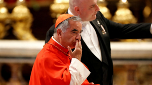 ITALIA: 5 años de cárcel a cardenal Becciu por malversación fondos