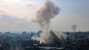 Aviones de combate atacan Gaza mientras Israel reanuda ofensiva