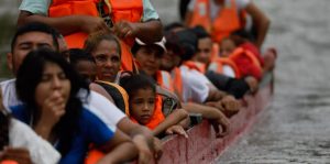 México reforzará fronteras, pero pide abordar origen de las crisis
