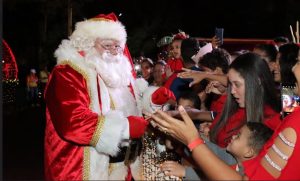 SANTIAGO: Récord de asistencia a Casita de Santa y Árbol Navideño