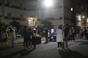 Sismo de magnitud 5,8 saca a mexicanos a las calles
