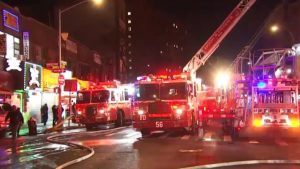 NY: Tres heridos deja incendio en bodega propiedad de dominicano