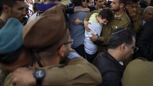 ISRAEL: Miles se manifiestan en  Tel Aviv; piden traer a los rehenes