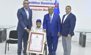 Senado reconoce a Osvaldo Virgil (Orégano), primer criollo en MLB