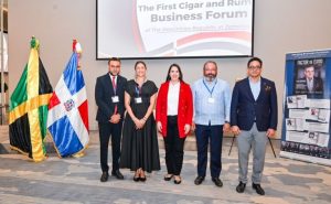 JAMAICA: Embajada RD celebra Primer Foro de Negocios Tabaco y Ron