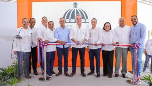 Abinader inaugura primer tramo carretera Barahona-Enriquillo