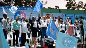 Carlos Peña promete hacer un gobierno patriótico; apoya Israel