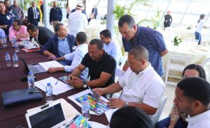 JCE y partidos inician revisión de las boletas para las municipales