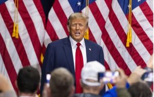 EEUU: Trump arrasa en caucus Iowa: emite mensaje conciliador
