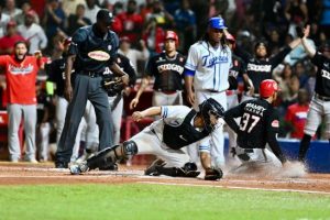 Leones y Gigantes triunfan en el round robin beisbol dominicano