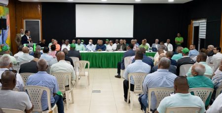 Exmilitares dicen «defenderán»  los votos de la Fuerza del Pueblo