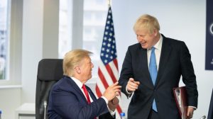 EEUU: Boris Johnson afirma «el mundo necesita» Trump vuelva